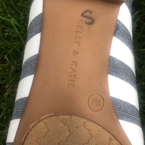NWOT! Kelly & Katie brand Gray n White Striped Slip-on Flats! Comfortable Sz 9M. - Picture 6 of 7